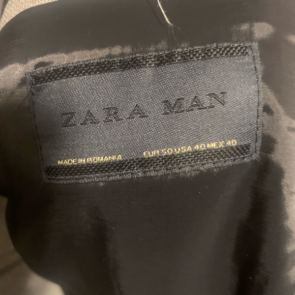 Men’s suit and pants. Zara suit. Located in Toronto, can be delivered in GTA. - Picture 3 of 4